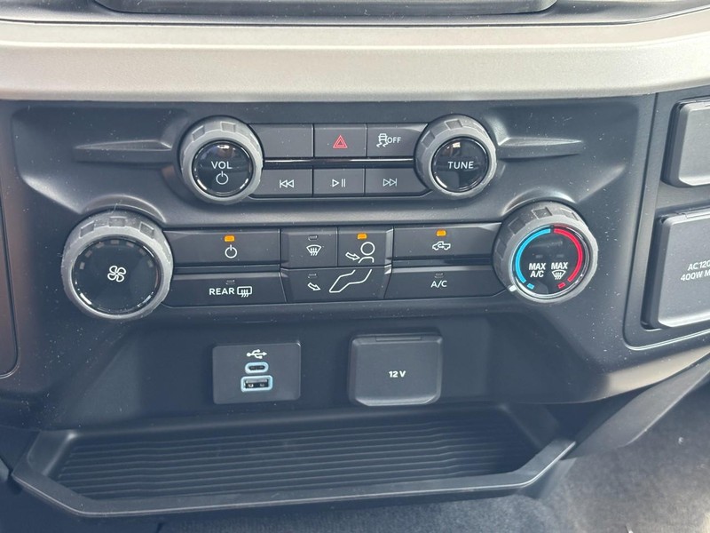Ford Super Duty F-250 SRW Vehicle Image 24