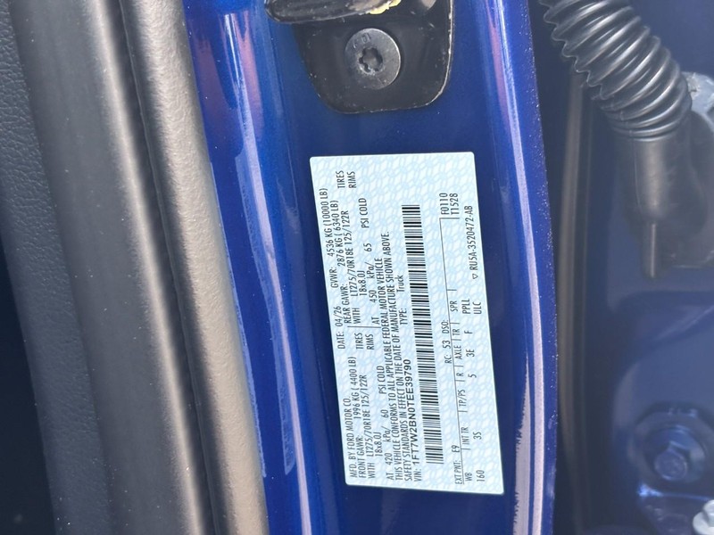 Ford Super Duty F-250 SRW Vehicle Image 25