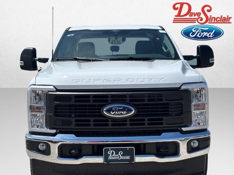 Ford Super Duty F-250 SRW Vehicle Image 02