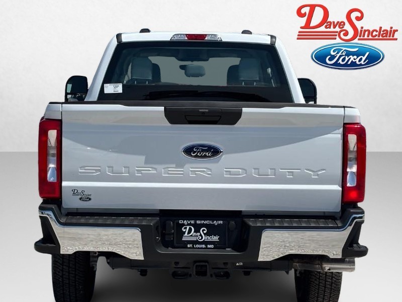 Ford Super Duty F-250 SRW Vehicle Image 08