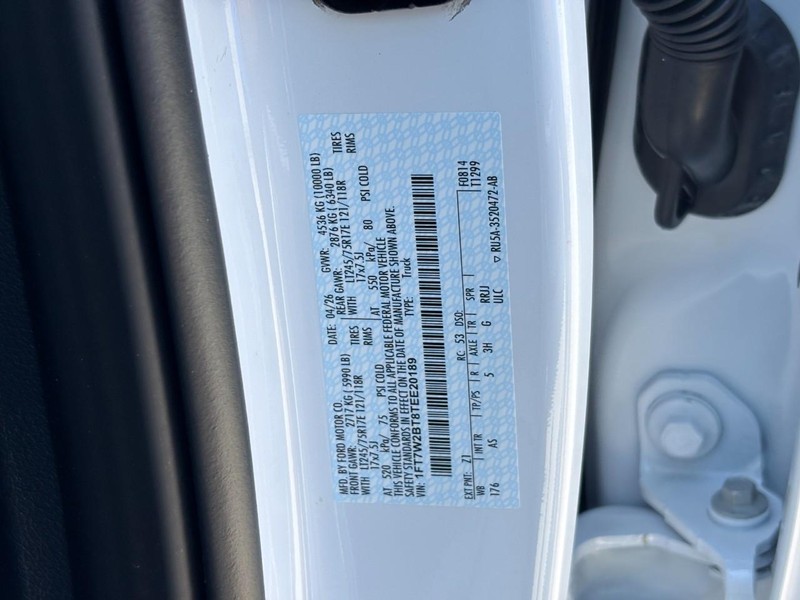 Ford Super Duty F-250 SRW Vehicle Image 24