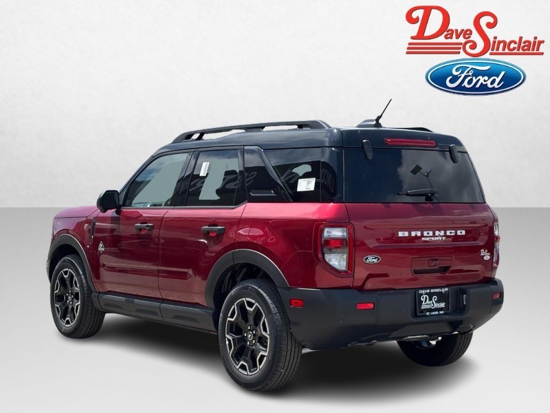 Ford Bronco Sport Vehicle Full-screen Gallery Image 09