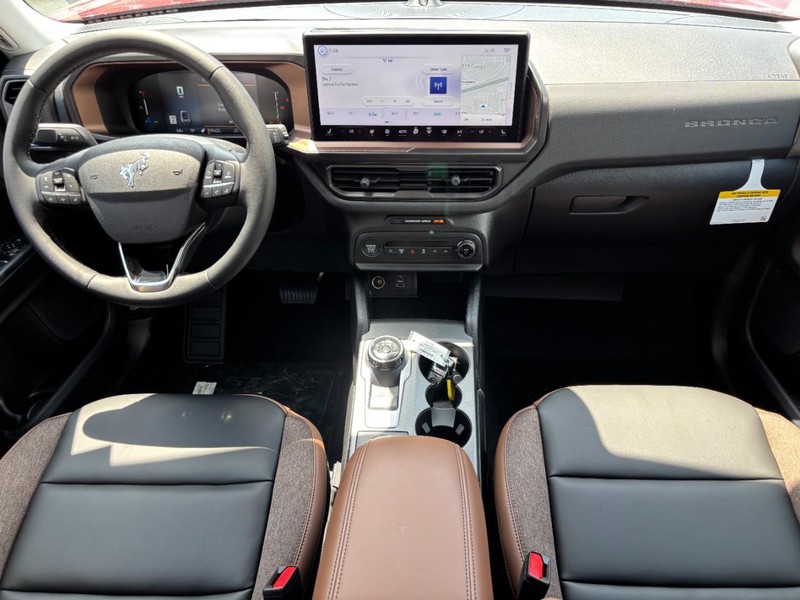 Ford Bronco Sport Vehicle Full-screen Gallery Image 14