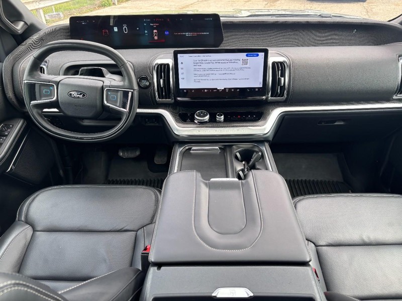 Ford Expedition Max Vehicle Image 16