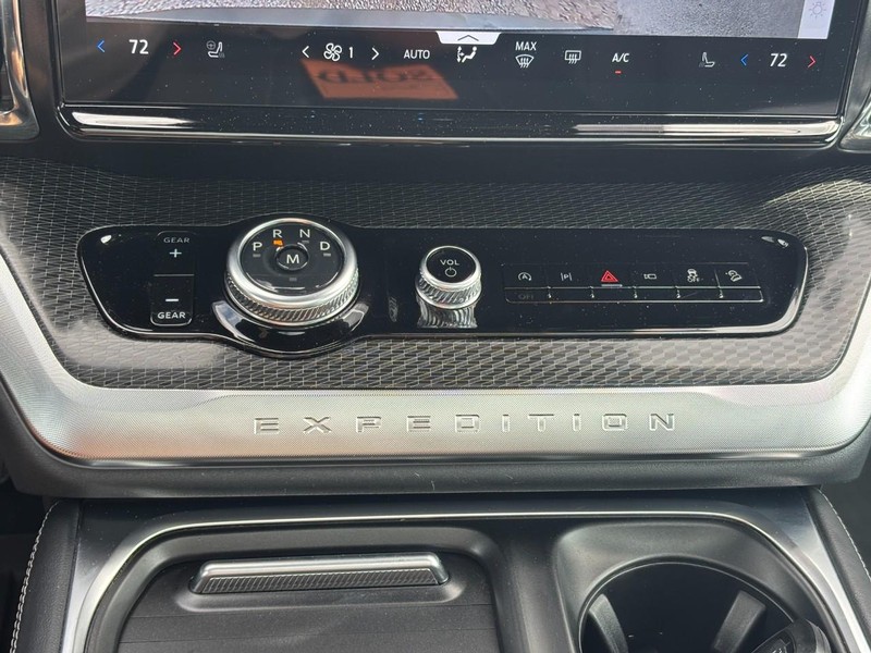 Ford Expedition Max Vehicle Image 26