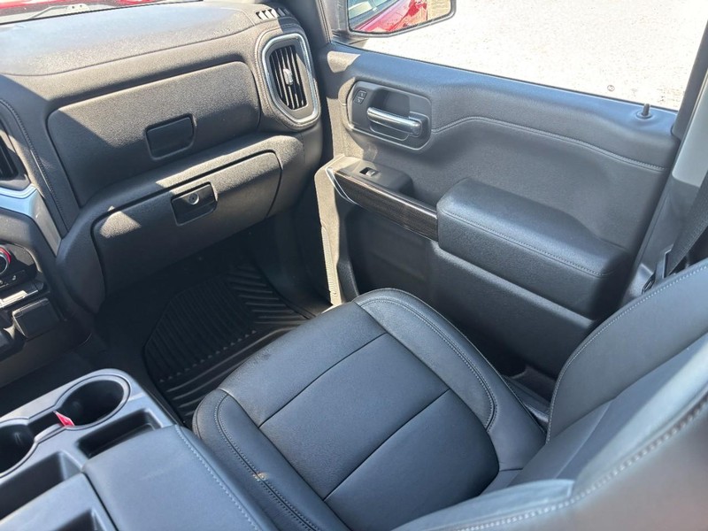 Chevrolet Silverado 1500 Vehicle Full-screen Gallery Image 14
