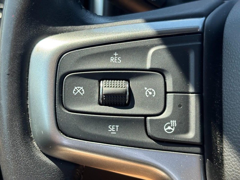 Chevrolet Silverado 1500 Vehicle Full-screen Gallery Image 17