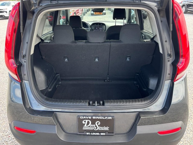 Kia Soul Vehicle Full-screen Gallery Image 11