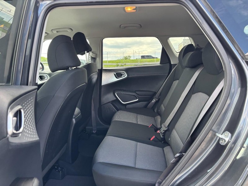 Kia Soul Vehicle Full-screen Gallery Image 13