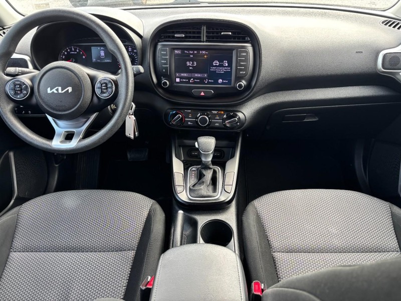 Kia Soul Vehicle Full-screen Gallery Image 15