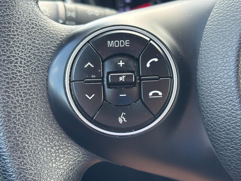 Kia Soul Vehicle Full-screen Gallery Image 19