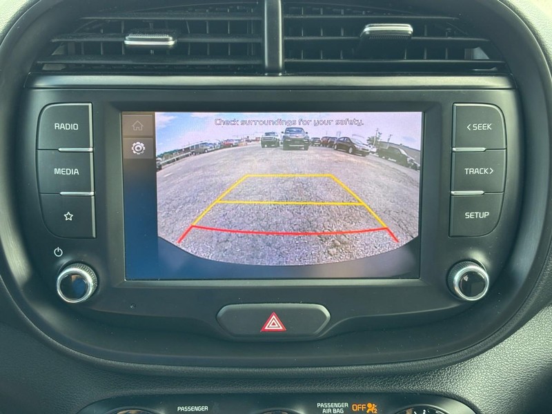 Kia Soul Vehicle Full-screen Gallery Image 23