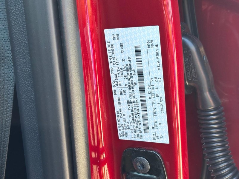 Ford F-150 Vehicle Full-screen Gallery Image 26