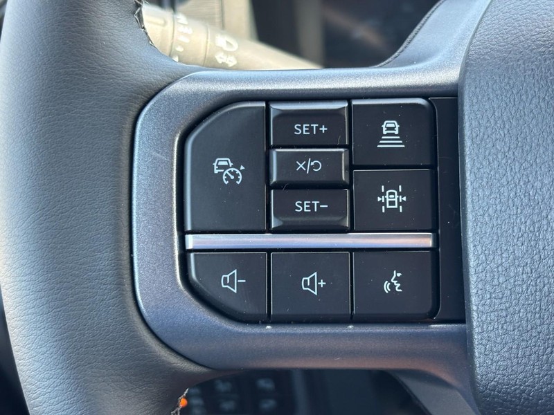 Ford F-150 Vehicle Full-screen Gallery Image 18