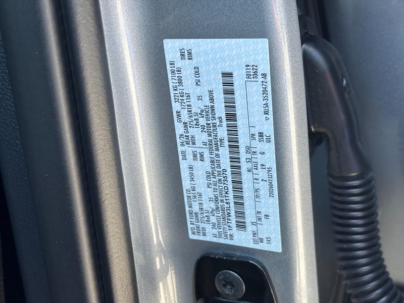 Ford F-150 Vehicle Full-screen Gallery Image 25