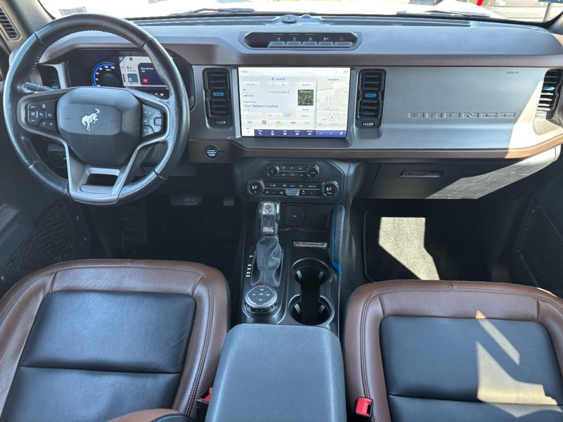 Ford Bronco Vehicle Full-screen Gallery Image 13