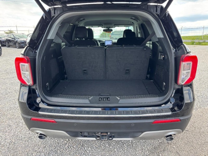 Ford Explorer Vehicle Image 11