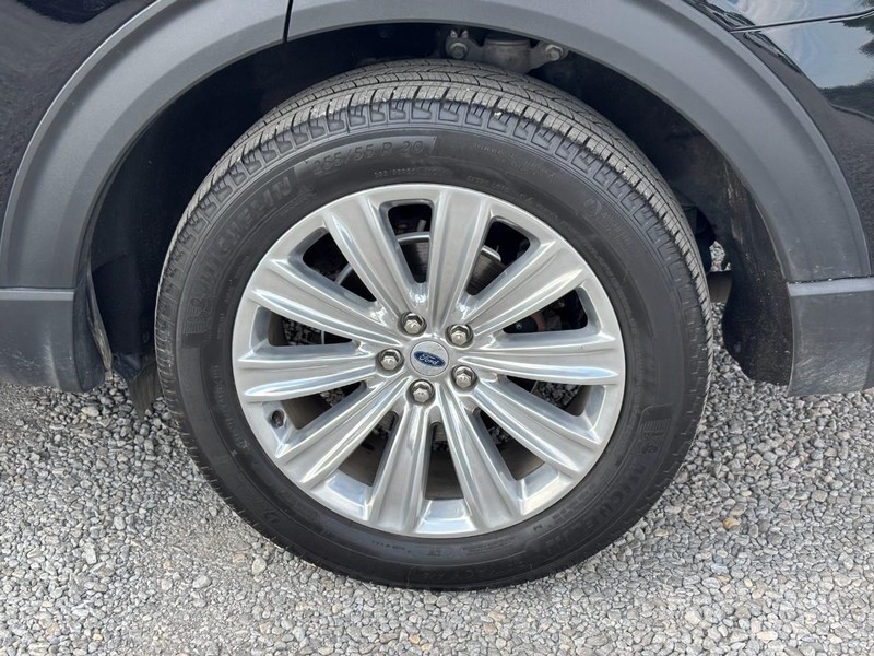 Ford Explorer Vehicle Image 12