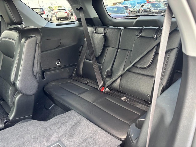 Ford Explorer Vehicle Image 13