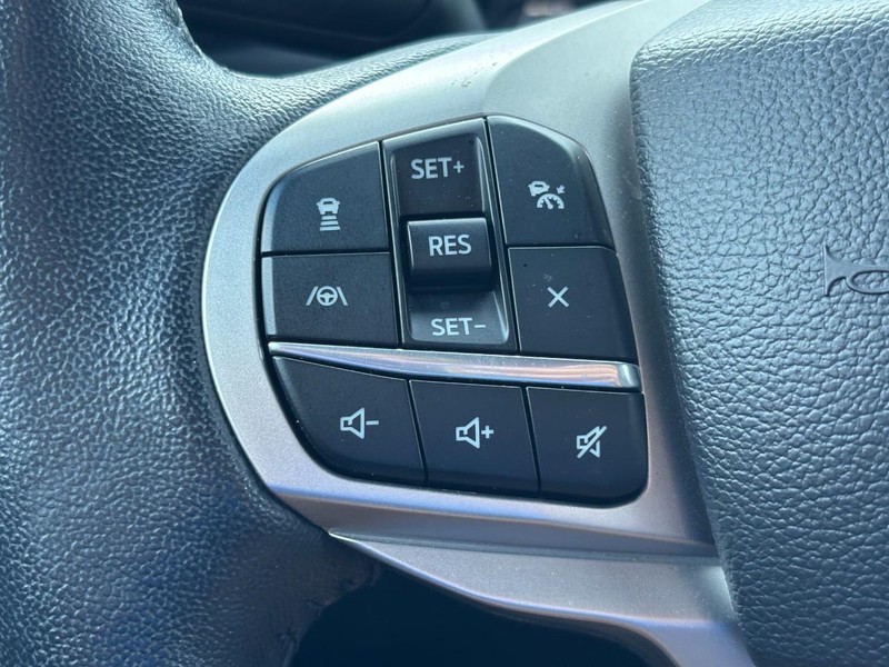 Ford Explorer Vehicle Image 20