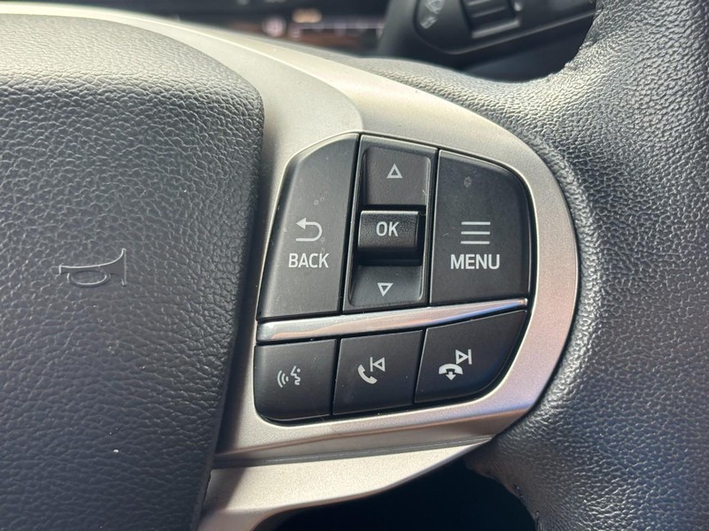 Ford Explorer Vehicle Image 21