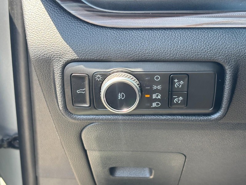 Ford Explorer Vehicle Image 20