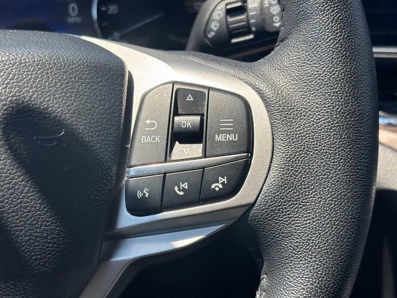 Ford Explorer Vehicle Image 22