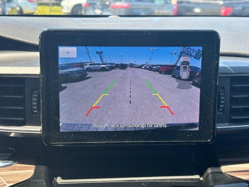 Ford Explorer Vehicle Image 26