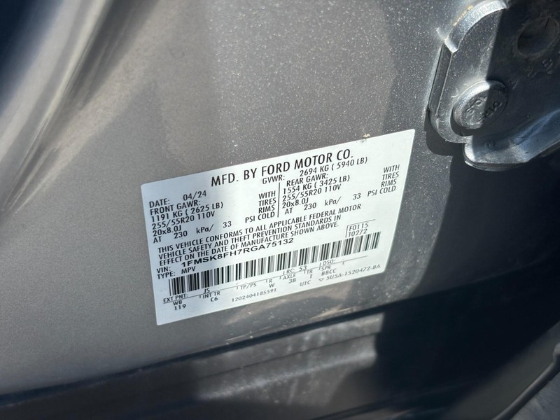 Ford Explorer Vehicle Image 28