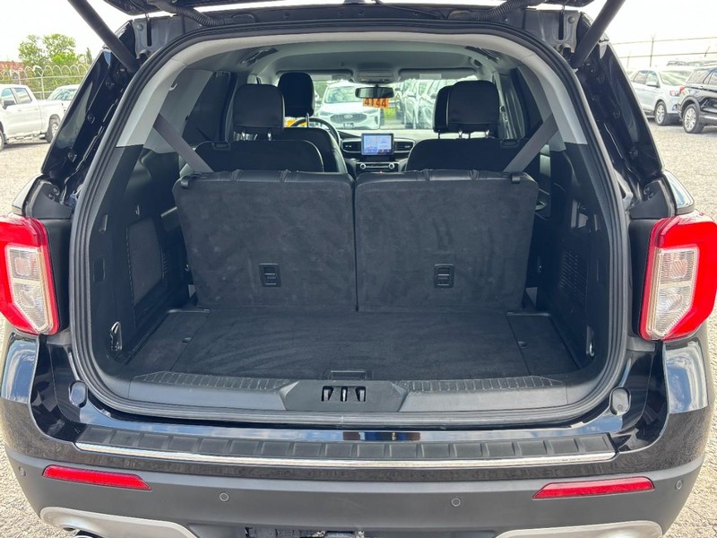 Ford Explorer Vehicle Image 11