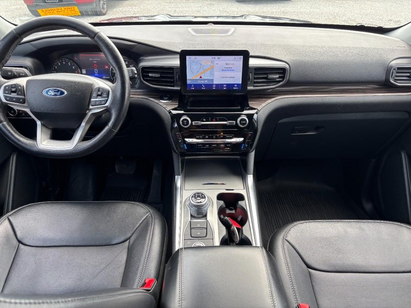 Ford Explorer Vehicle Image 16