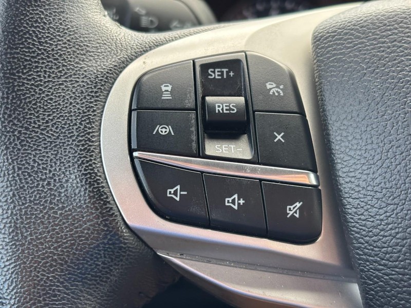 Ford Explorer Vehicle Image 20
