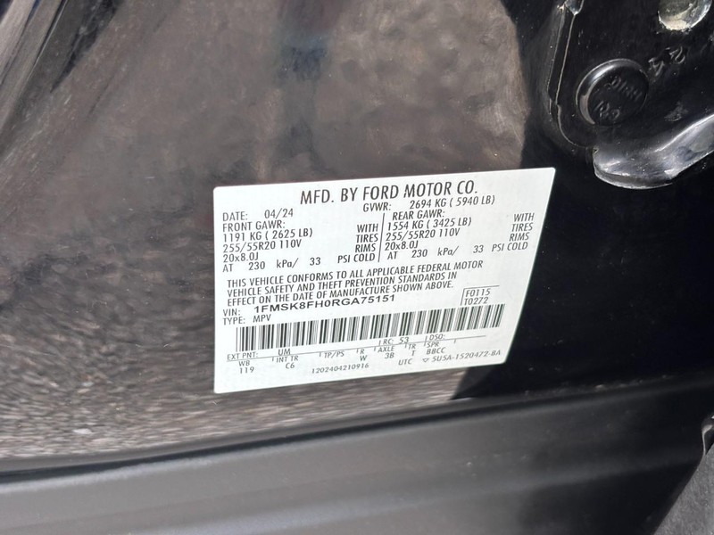 Ford Explorer Vehicle Image 26