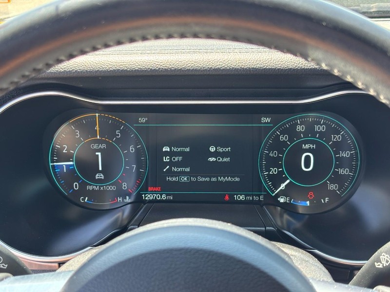 Ford Mustang Vehicle Full-screen Gallery Image 20