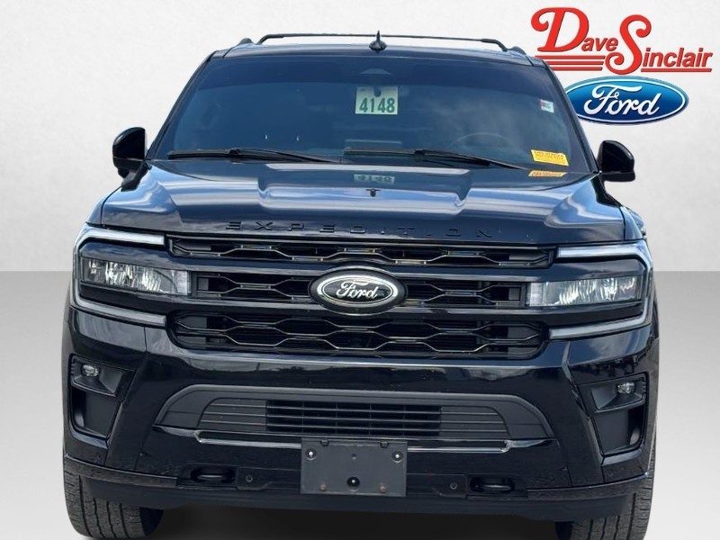 Ford Expedition Max Vehicle Full-screen Gallery Image 02