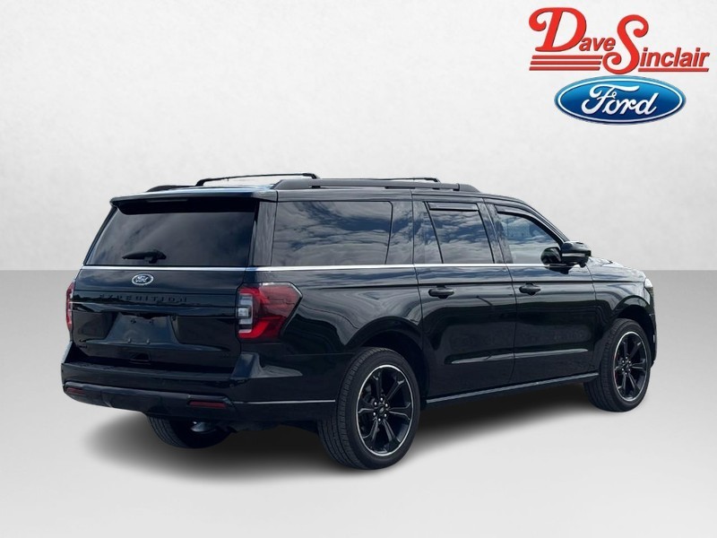 Ford Expedition Max Vehicle Full-screen Gallery Image 07