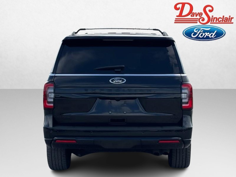 Ford Expedition Max Vehicle Full-screen Gallery Image 08