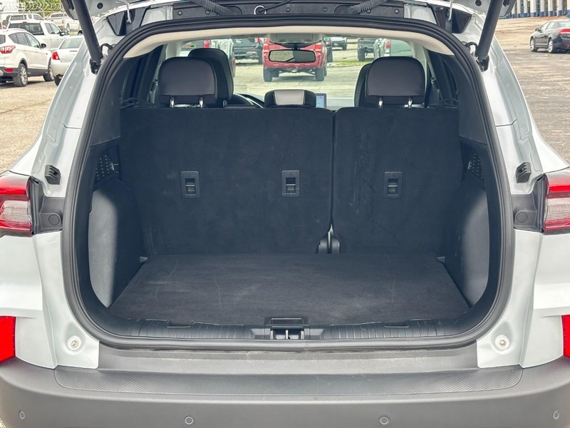 Ford Escape Vehicle Image 11