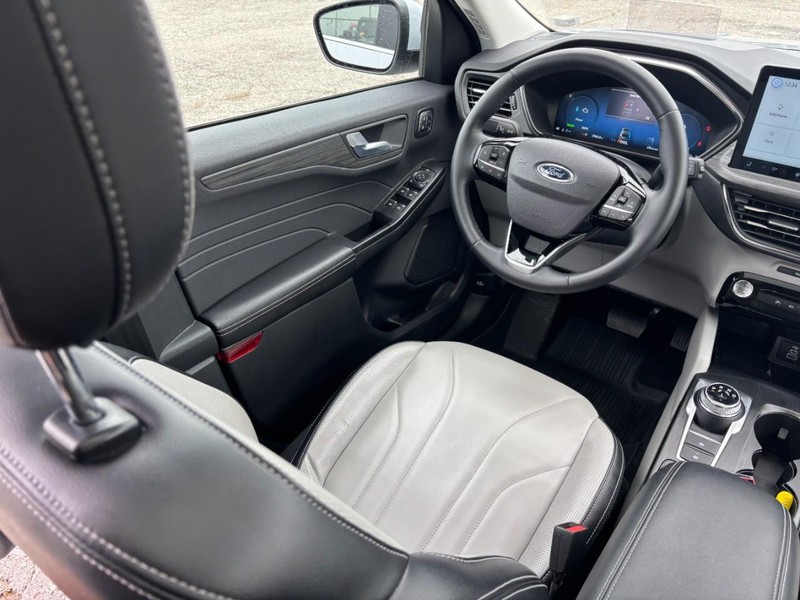 Ford Escape Vehicle Image 14