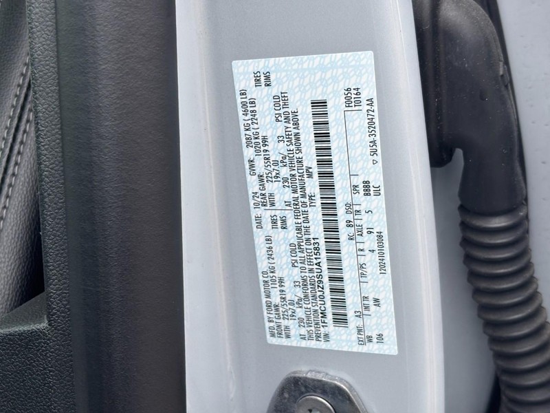 Ford Escape Vehicle Image 24