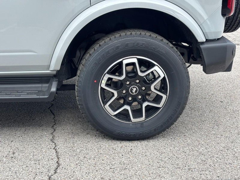 Ford Bronco Vehicle Image 11