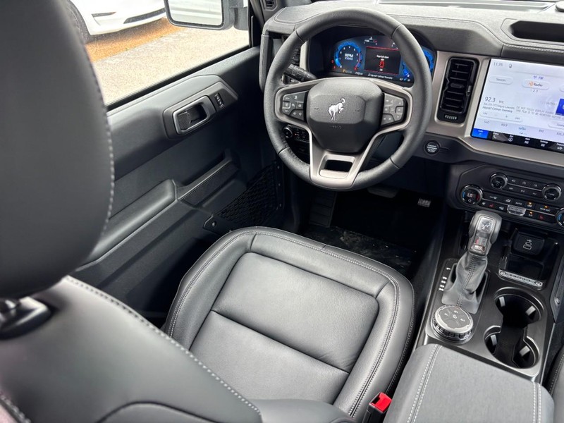 Ford Bronco Vehicle Image 13