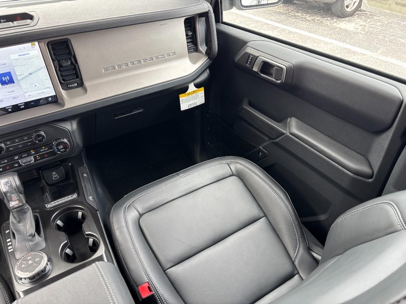 Ford Bronco Vehicle Image 15