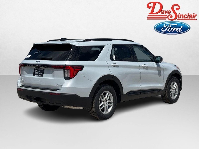 Ford Explorer Vehicle Image 07
