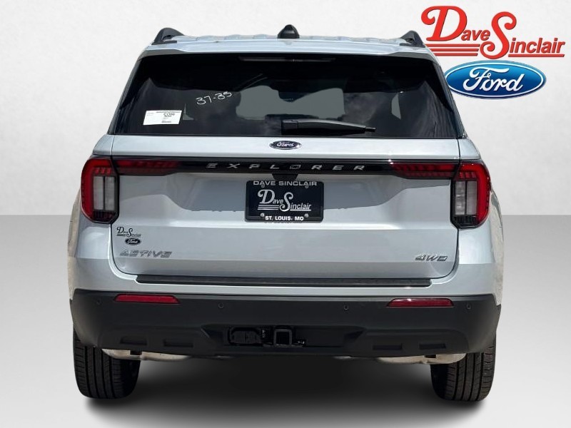 Ford Explorer Vehicle Image 08