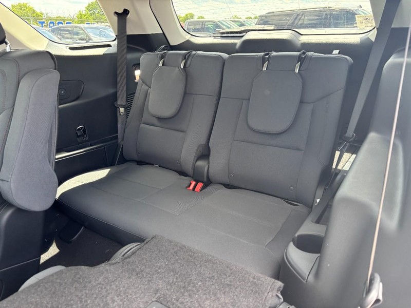 Ford Explorer Vehicle Image 12