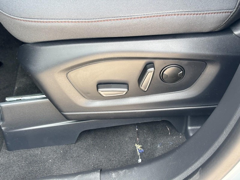 Ford Explorer Vehicle Image 17
