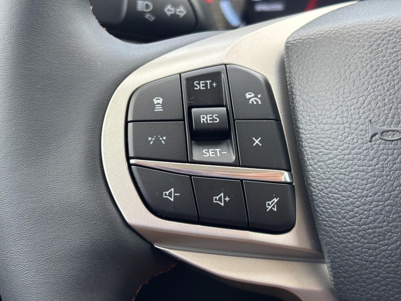 Ford Explorer Vehicle Image 19