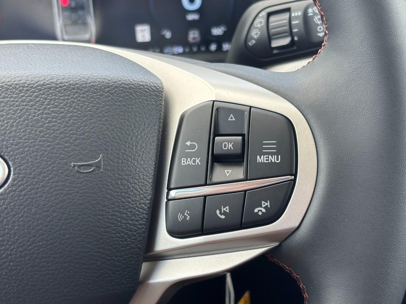 Ford Explorer Vehicle Image 20