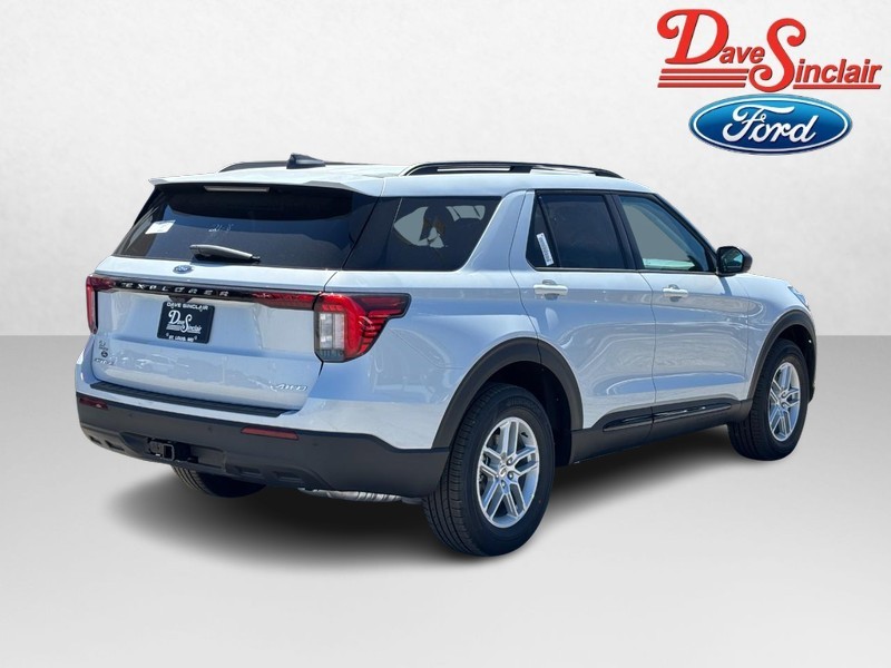 Ford Explorer Vehicle Full-screen Gallery Image 07